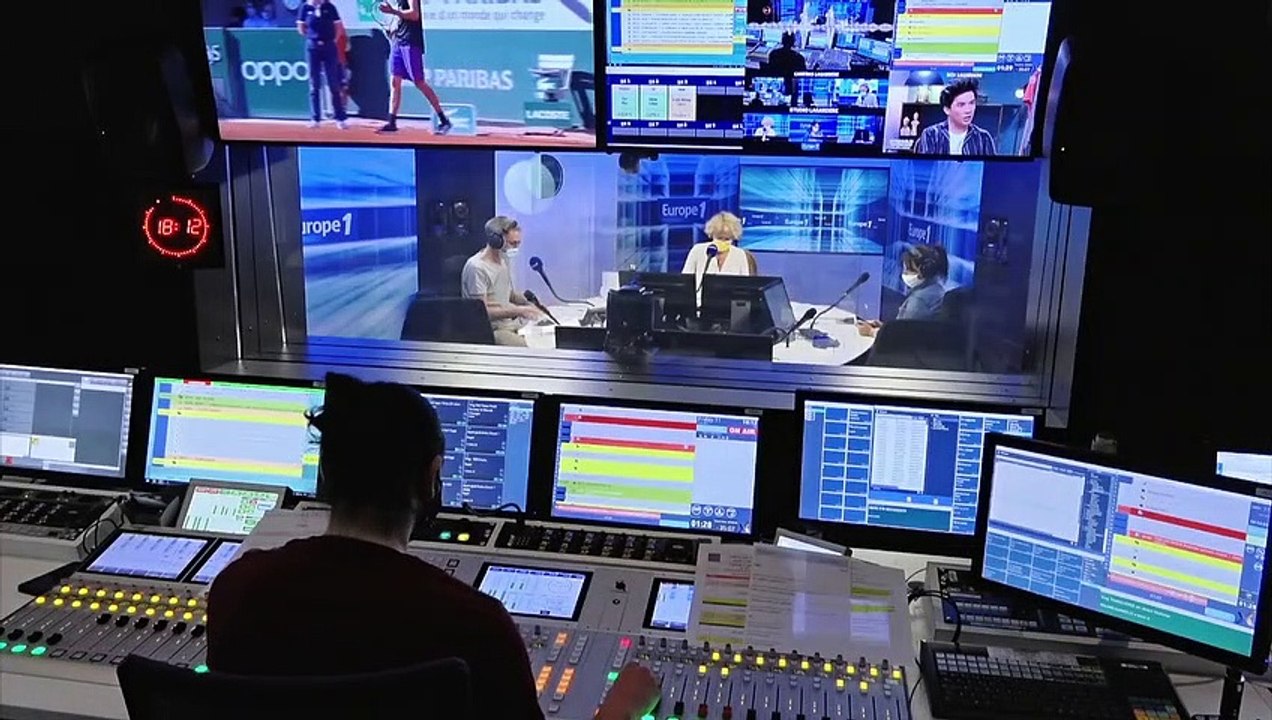 "J'ai envie de m'amuser" : Frédéric Beigbeder sur scène pour un "DJ set littéraire"