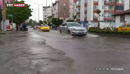 Yaz yağmuru bazı illerde sele dönüştü