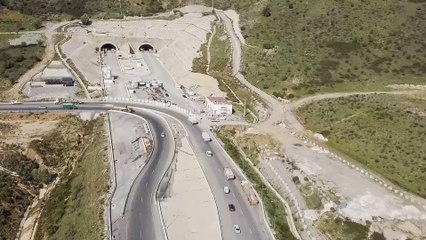 خبراء اقتصاديون: على البرلمان أن يغير القوانين التي استغلها فاسدو النظام السابق