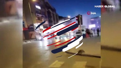 Asker eğlencesi yapan gençler polisi görünce böyle kaçtı