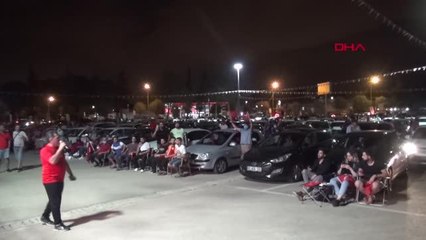 SPOR Adanalılar Türkiye-İtalya maçını dev ekranlarda izledi