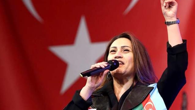 'Çırpınırdı Karadeniz' ile adından söz ettiren şarkıcı Azerin'in Milli Takım için yaptığı şarkı büyük ilgi gördü