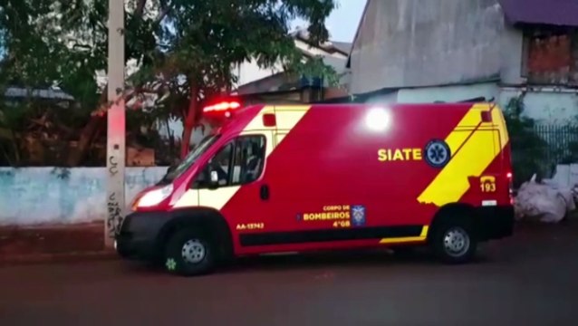 Homem fere o braço em portão e Siate é mobilizado na Rua Presidente Bernardes, no Centro