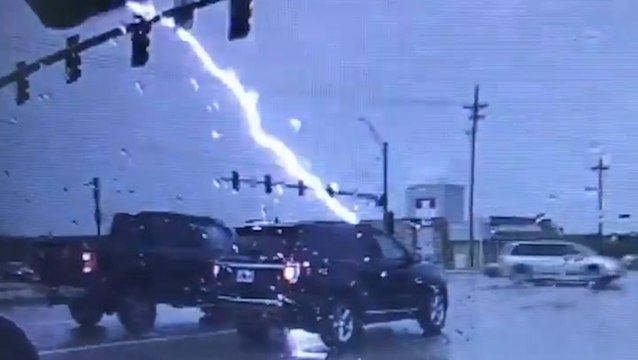 Line of thunderstorms slams the north-central US
