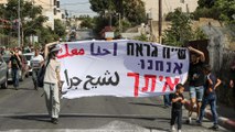 فلسطينيون يتظاهرون في حي الشيخ جراح بالقدس المحتلة رفضا لترحيل سكانه