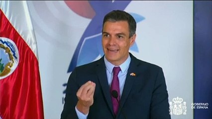 Sánchez denuncia desde Costa Rica a los partidos que "banalizan" la violencia machista