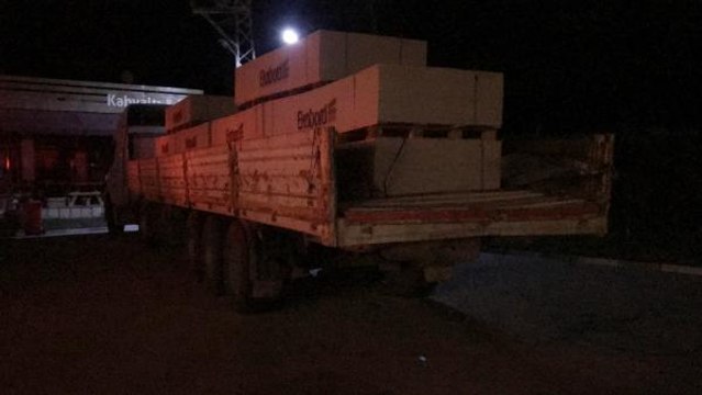 Hatalı sollama yapan panelvan önündeki TIR'a çarptı 1 ölü