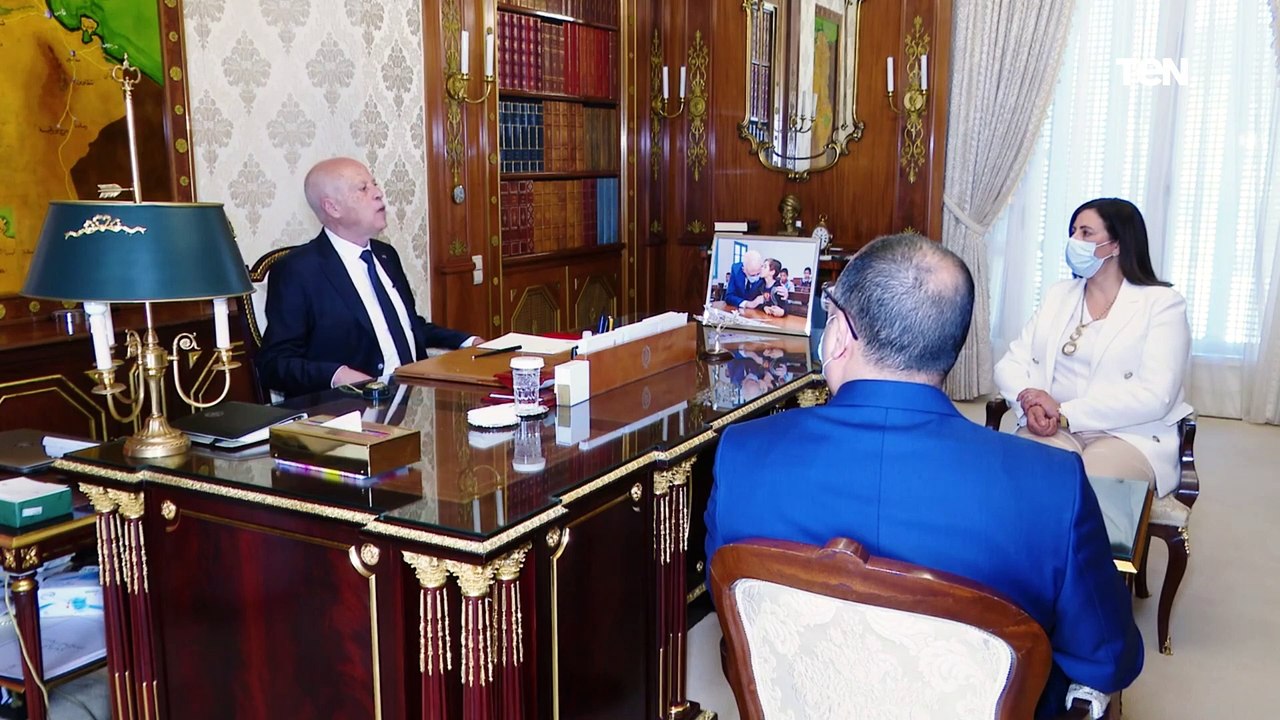 لقاء رئيس الجمهورية مع كلّا من رئيس الحكومة المكلّف بتسيير وزارة الداخلية ووزيرة العدل بالنيابة