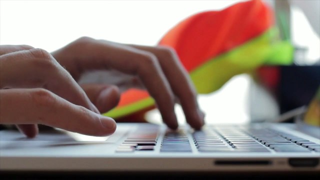 सोने के अलावा आँख बंद करके हम दूसरा कौन सा काम करते हैं? Apart from sleeping, what other work do we do with our eyes closed?आंख बंद करके करते हैं हम ये दूसरा काम?