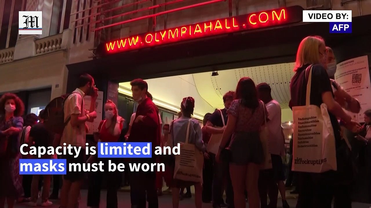 Live music returns to famous Paris concert hall...
