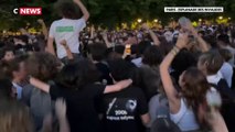 Des centaines de jeunes rassemblés sur l’esplanade des Invalides pour une fête géante