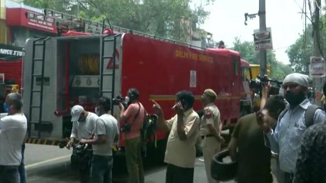Delhi: Fire breaks out in Lajpat Nagar area