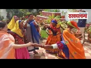 यशोमती ठाकूर यांची बंजारा महिलांसमवेत होळी