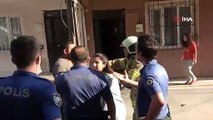 Önce evi yaktı, sonra polise satır ve bıçakla direndi