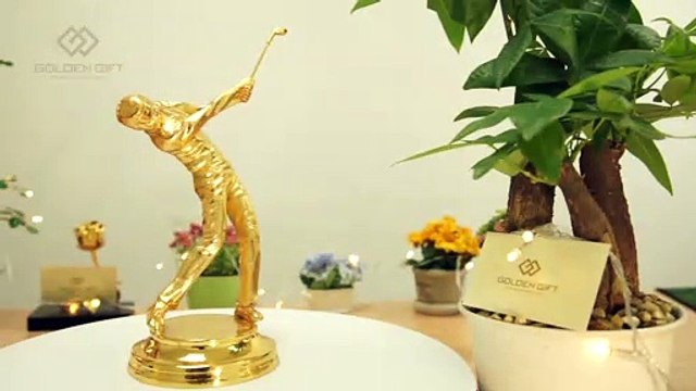 Biểu tượng người đánh Golf mạ vàng 24K - Golden Gift Việt Nam