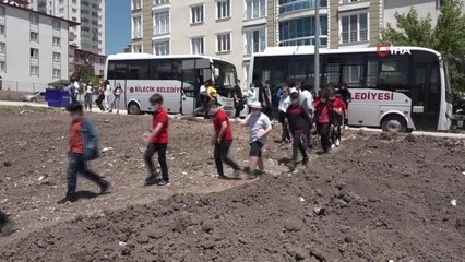 Öğrencilerden 9 bin yıl öncesine ait yaşam alanına yoğun ilgi