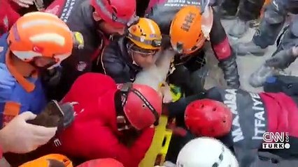 Yılmaz Erbek Apartmanı'nda yıkım 'geliyorum' demiş