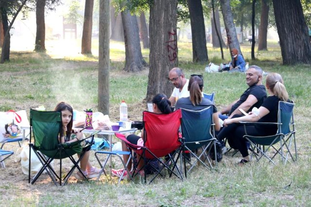 Edirne'de vatandaşlar piknik alanlarına akın etti