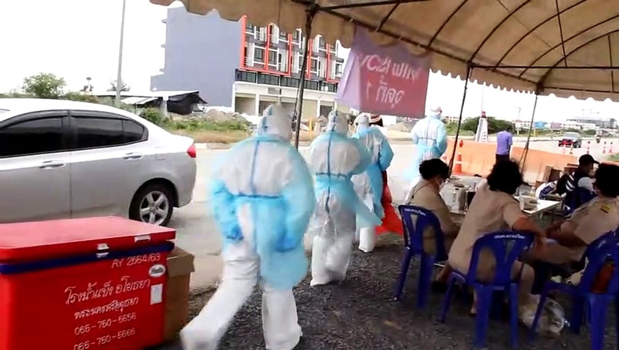 ส่งเจ้าหน้าที่เข้าไปสอนวิธีการวัดไข้ การช่วยเหล...