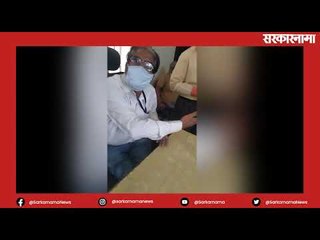 जळगाव जिल्ह्यात कोरोना प्रतिबंधक लसीची चोरी, कारमध्ये दिली लस - Politics | Maharashtra | Sarakarnama