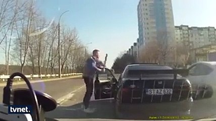 Arabadan sopayla indi ama karşısındakini görünce...