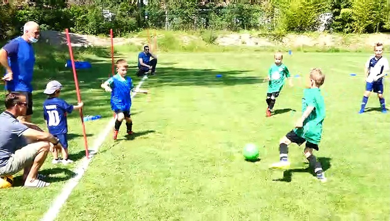 Vidéo 1 : Plateau amical des U6-U7 contre EYSIN...