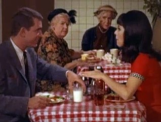 That Girl S01E12 Soap Gets in Your Eyes