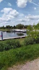 -15G. Balade à Saint Jean de Losne avant le match.