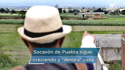 Socavón “devora” la casa de la familia Sánchez Xalamihua en Zacatepec