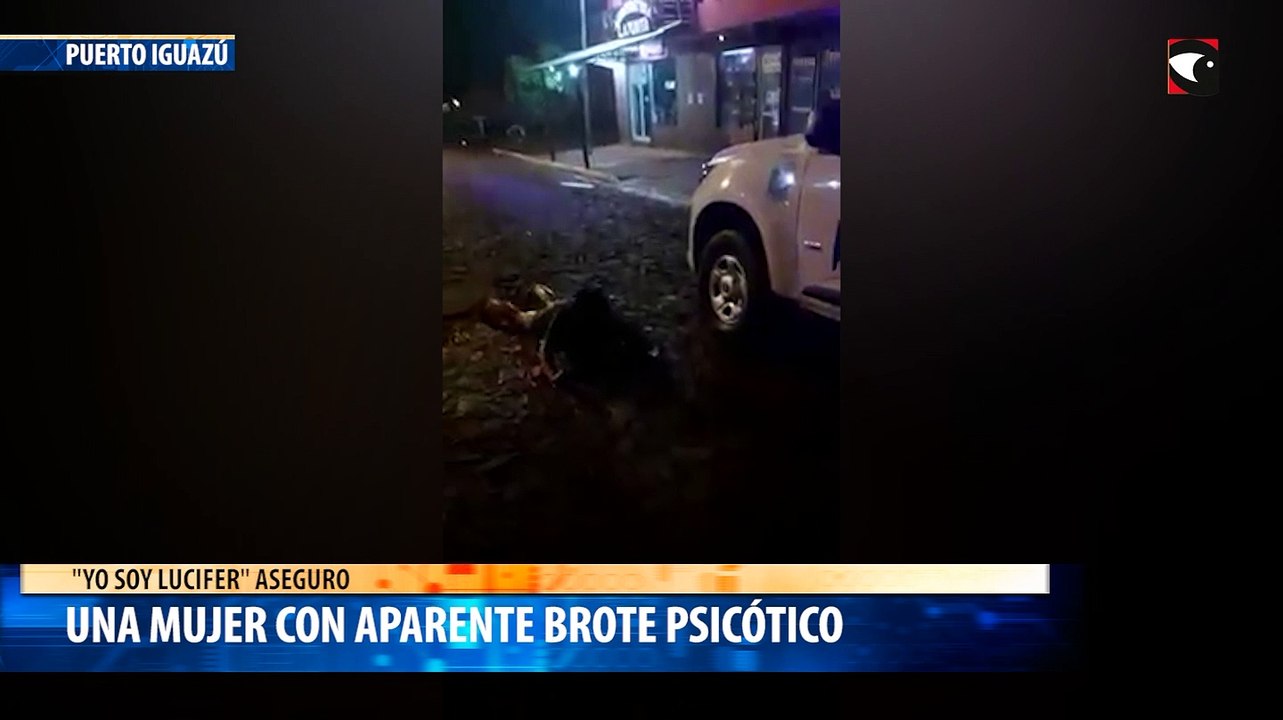 una mujer con aparente brote psicótico