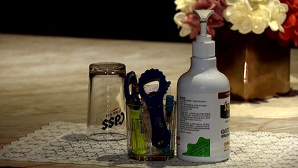 멈추지 않는 노래방·유흥주점 집단 감염...은행·공장도 확산 / YTN