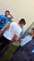 İşte kavgada 'cool' yumruk atan liseli!