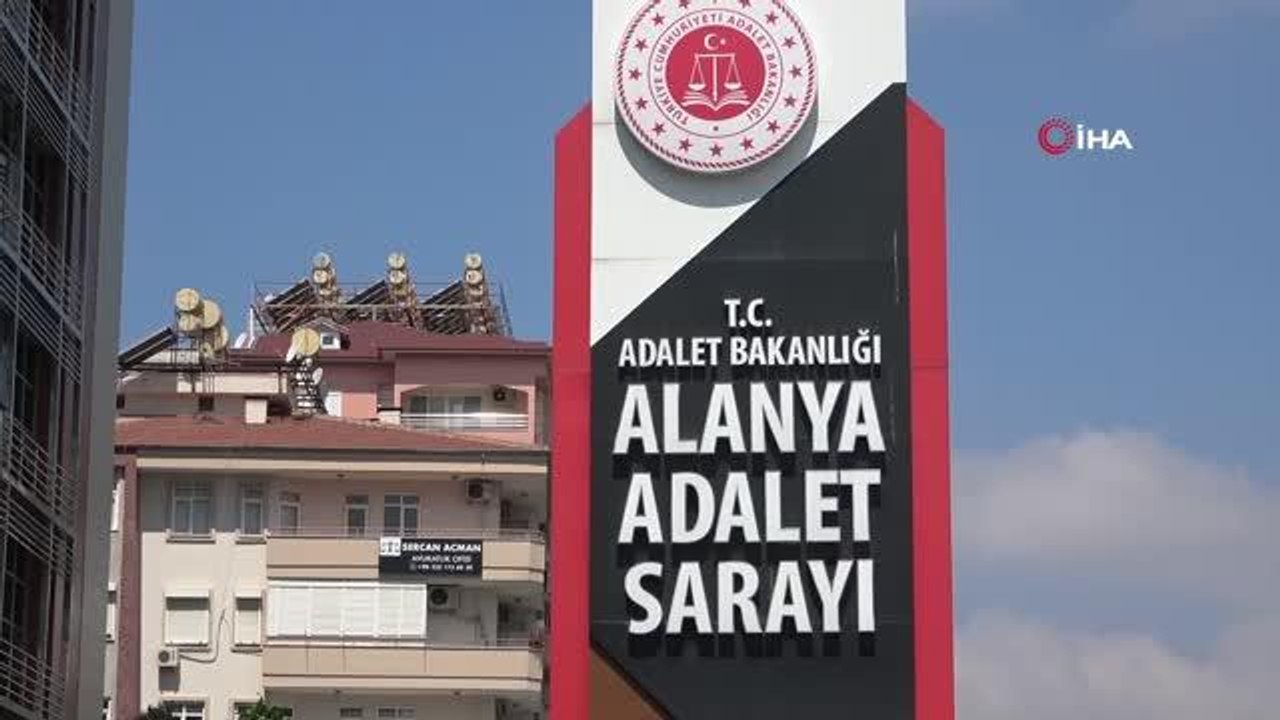 Son dakika haber: Silahını temizleyen muhtar, e...