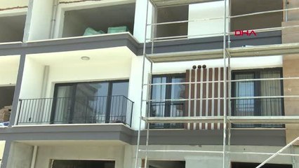 YILMAZ ERBEK APARTMANI DEPREMDE GÖZ GÖRE GÖRE YIKILMIŞ