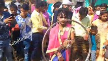 Village stunts man. Dangerous cycle dance in village. Indian thief video.train king chori.mobile cho