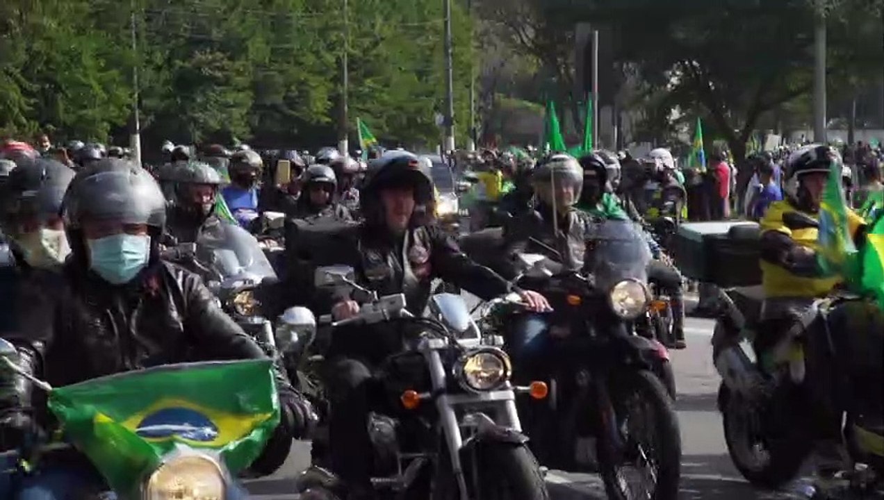 Strafe für Bolsonaro: Ohne Maske bei Motorradkorso 'für Christus'