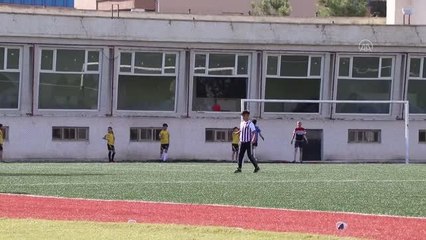 Son dakika haberi: Siirt Özel İdarespor'da yetenekli çocukların futbola kazandırılması için altyapı seçmeleri yapıldı