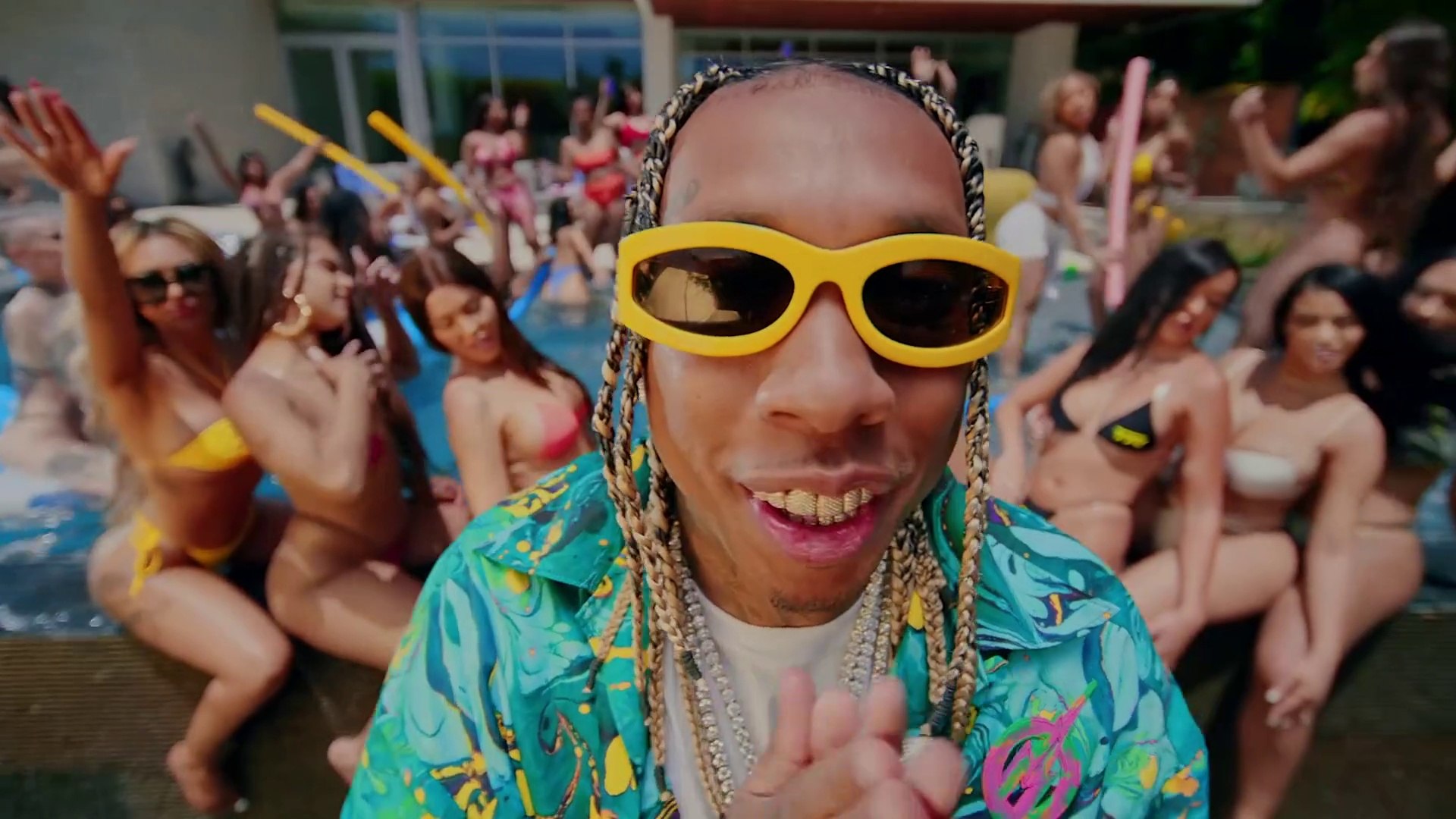 TYGA ft MONEYBAGG YO  Splash  (Video 2021).