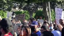 شاهد: اشتباكات في تونس العاصمة بين متظاهرين وعناصر الشرطة