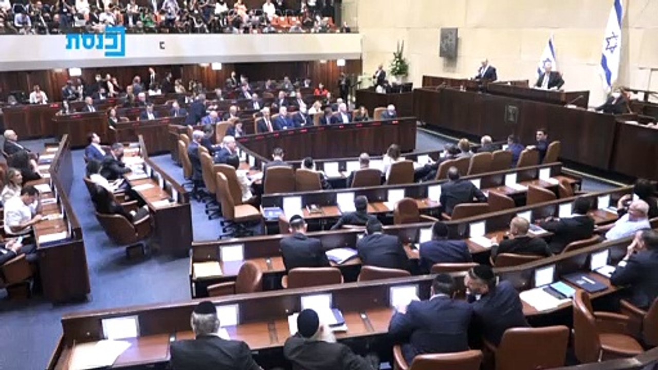Израиль: Нетаньяху уходит после 12 лет у власти...