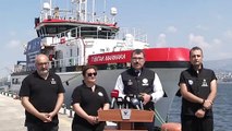 İZMİR - TÜBİTAK Marmara Araştırma Gemisi, İzmir Limanı'nda karşılandı (1)