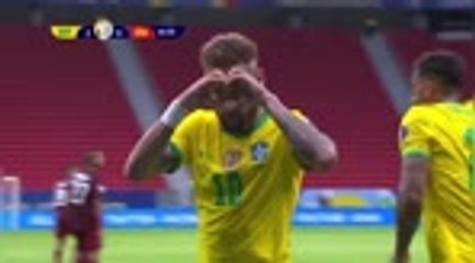 Скачать видео: Brazil cruise past Venezuala in Copa America opening game