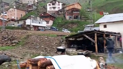 2 bin metrede afetlerden korunmak için kurban kestiler