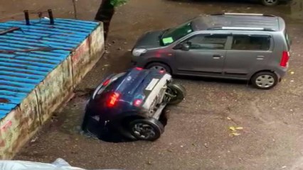 Ground swallowed car in 26 seconds, scary VIDEO from Mumbai