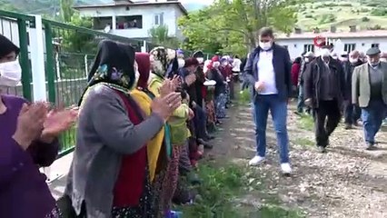 Vali profesyonel arıcılara taş çıkarttı
