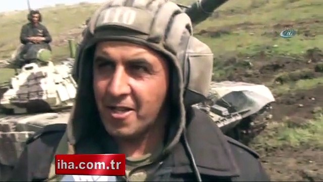 Talış köyündeki tepeye Azerbaycan bayrağı dikildi