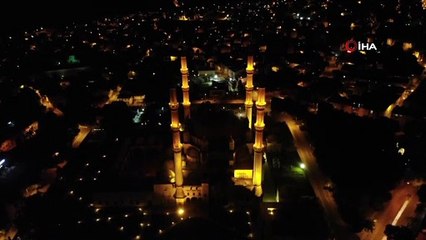 'Selimiye Camii' üzerinde martıların görsel şöleni