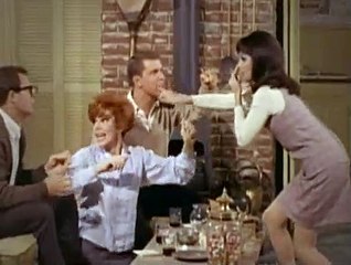 That Girl Season 1 Episode 14 Phantom of the Horse Opera