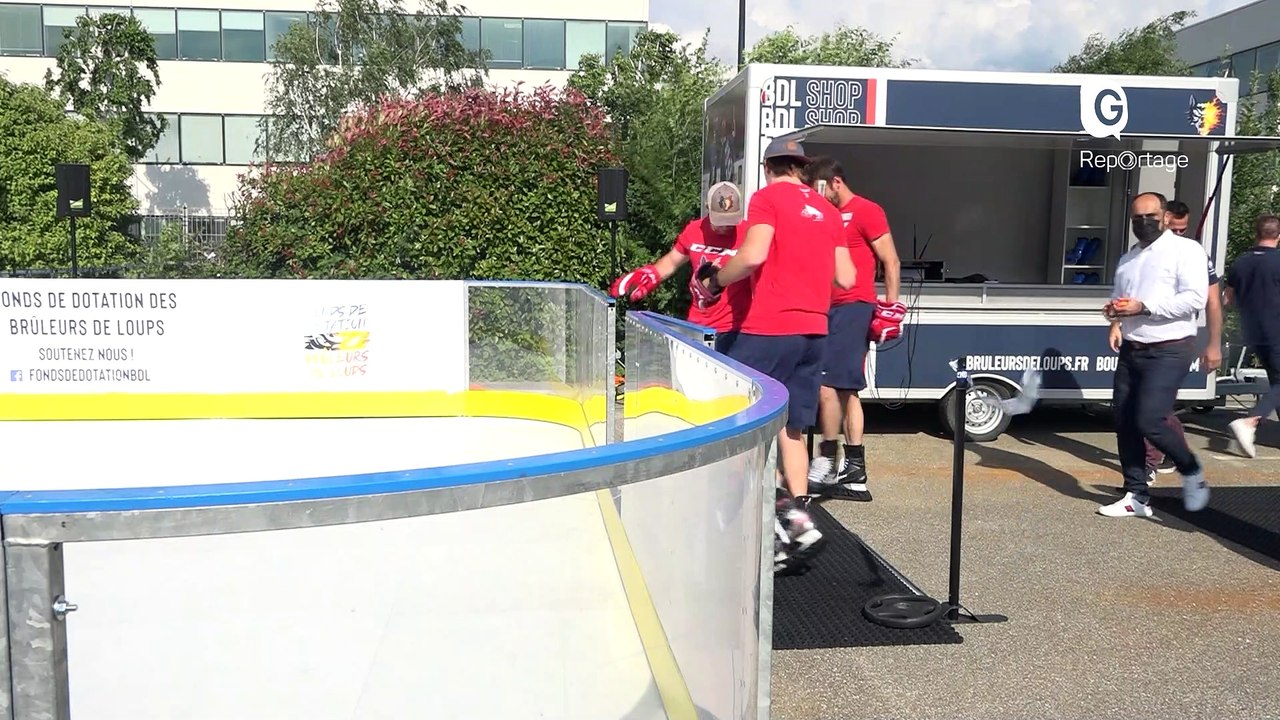 Reportage - Une patinoire synthétique va voyager dans les rues de Grenoble grâce au fond de dotations des Brûleurs de Loups