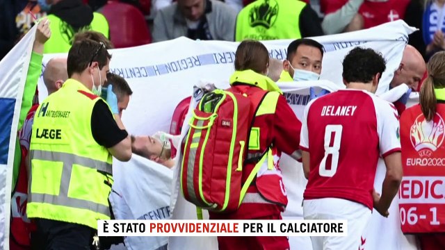 Eriksen, ecco come si è salvato il calciatore: il protocollo europeo di primo soccorso